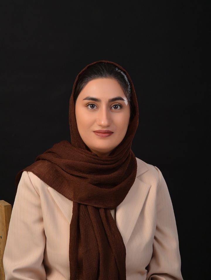 مینا صادق زاده - روانشناس - پذیرش دکتر